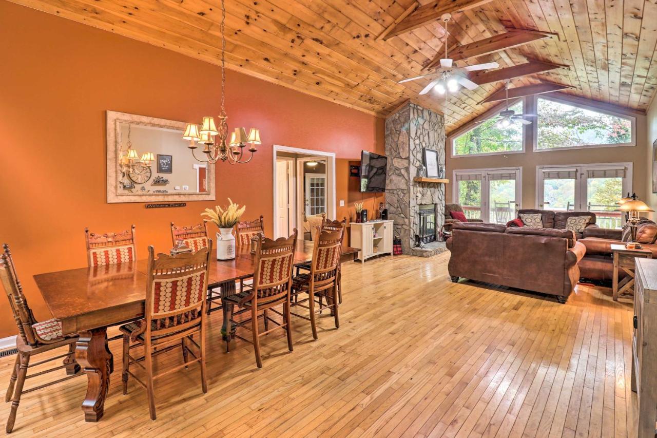 Rustic Red Cabin With Deck In Maggie Valley Club! Экстерьер фото