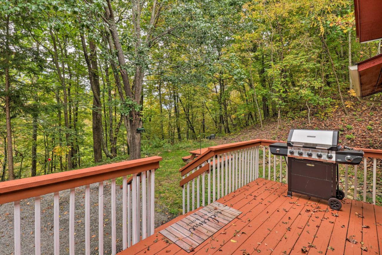 Rustic Red Cabin With Deck In Maggie Valley Club! Экстерьер фото
